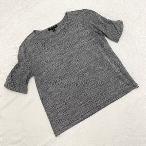 🌟FINAL SALE🌟 Banana Republic detailed sleeve top